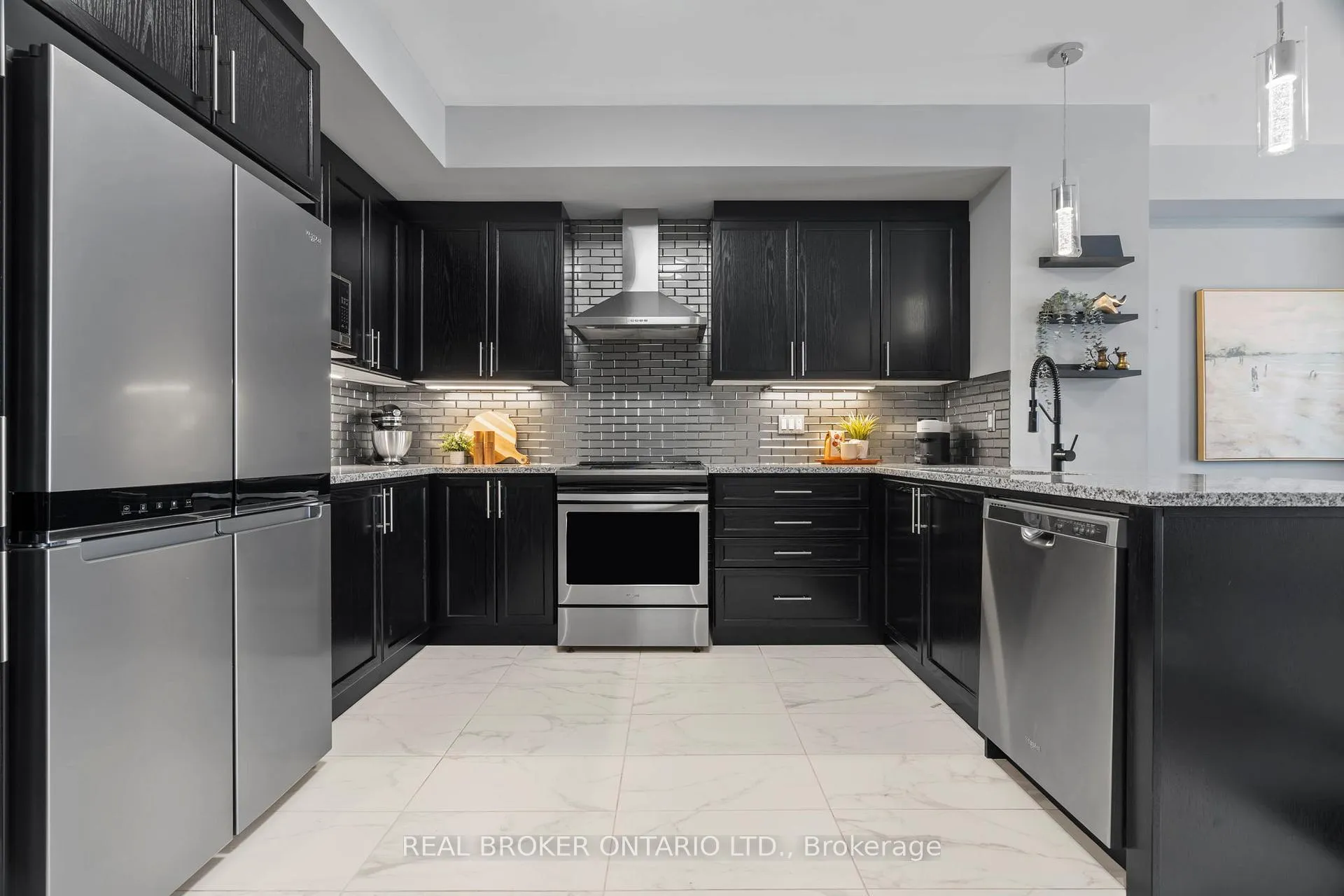 Photo 8 of 177 Walker Boulevard, New Tecumseth, Alliston — HOMEH