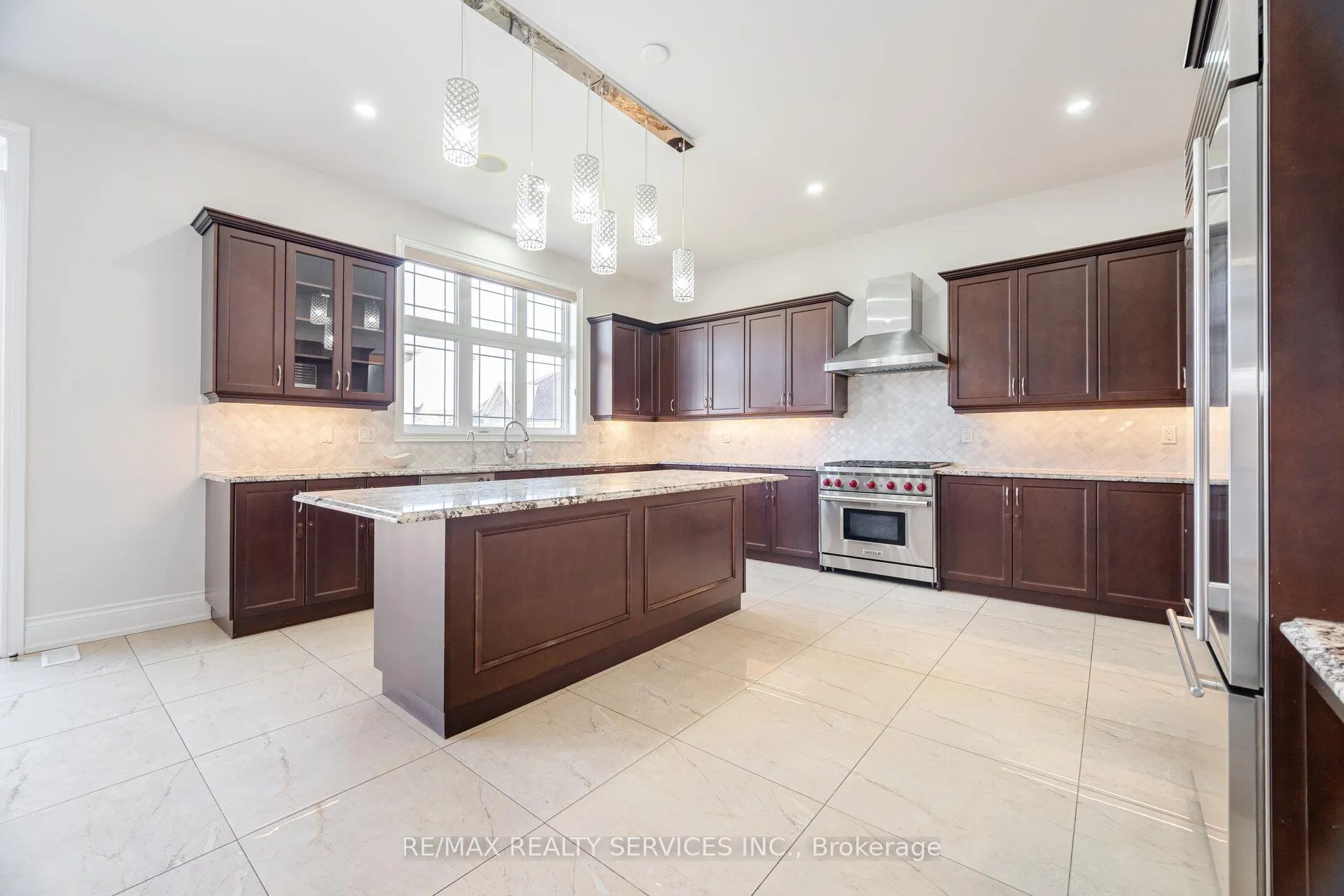 Photo 11 of 75 Parkheights Trail, King, Nobleton — HOMEH