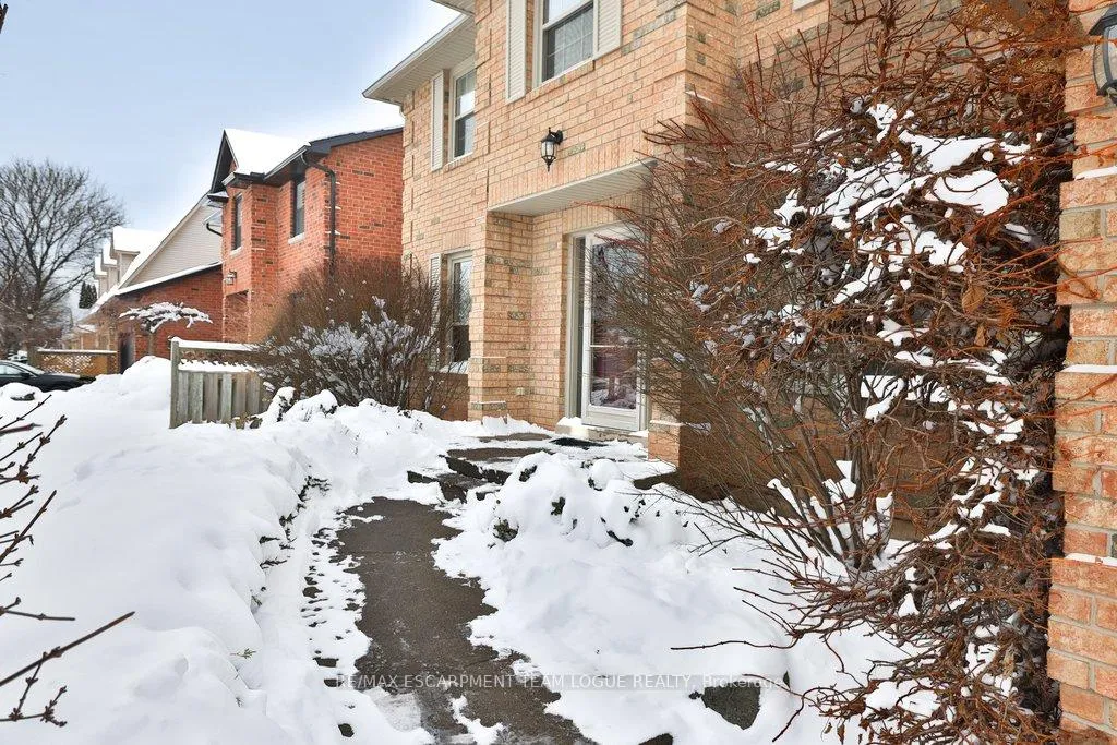 Photo 2 of 3224 Appollo Road, Burlington, Headon — HOMEH