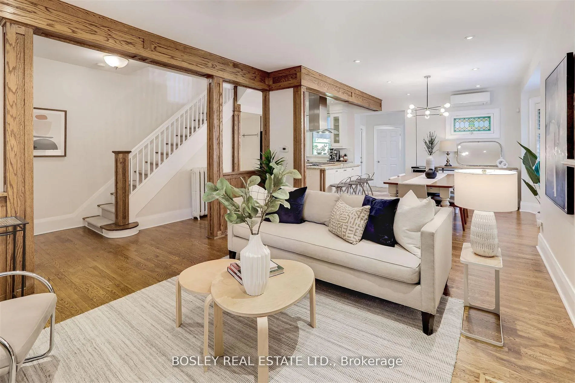 Photo 3 of 335 Woodbine Avenue, Toronto, The Beaches — HOMEH