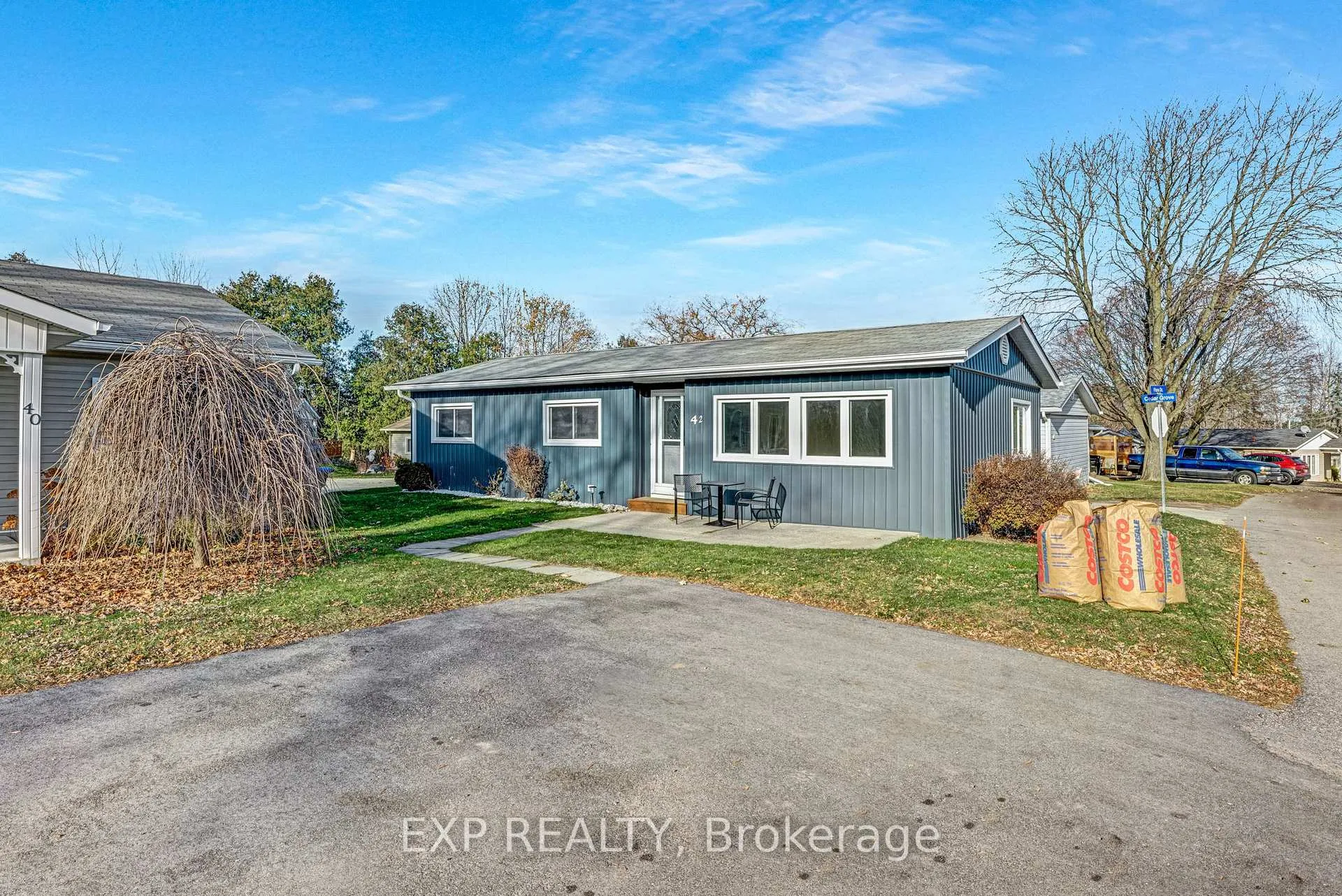 Photo 1 of 42 Flora Drive, Innisfil, Alcona — HOMEH