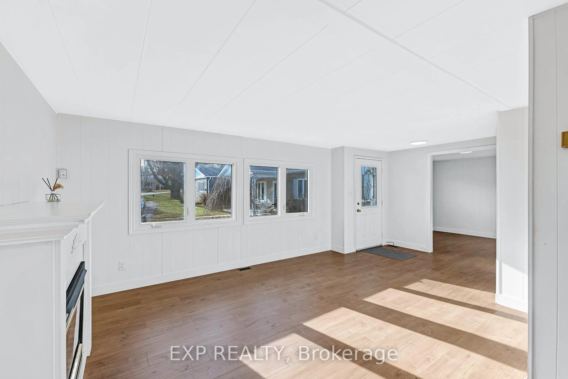 Photo 6 of 42 Flora Drive, Innisfil, Alcona — HOMEH