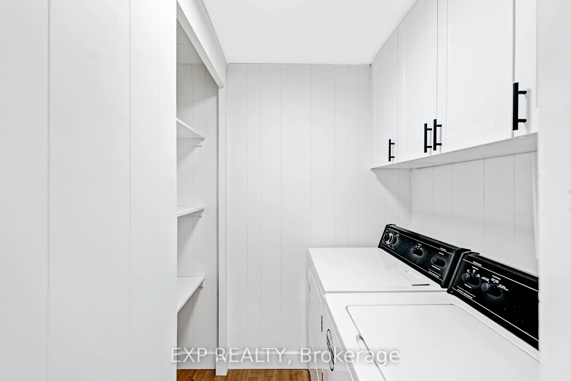 Photo 13 of 42 Flora Drive, Innisfil, Alcona — HOMEH