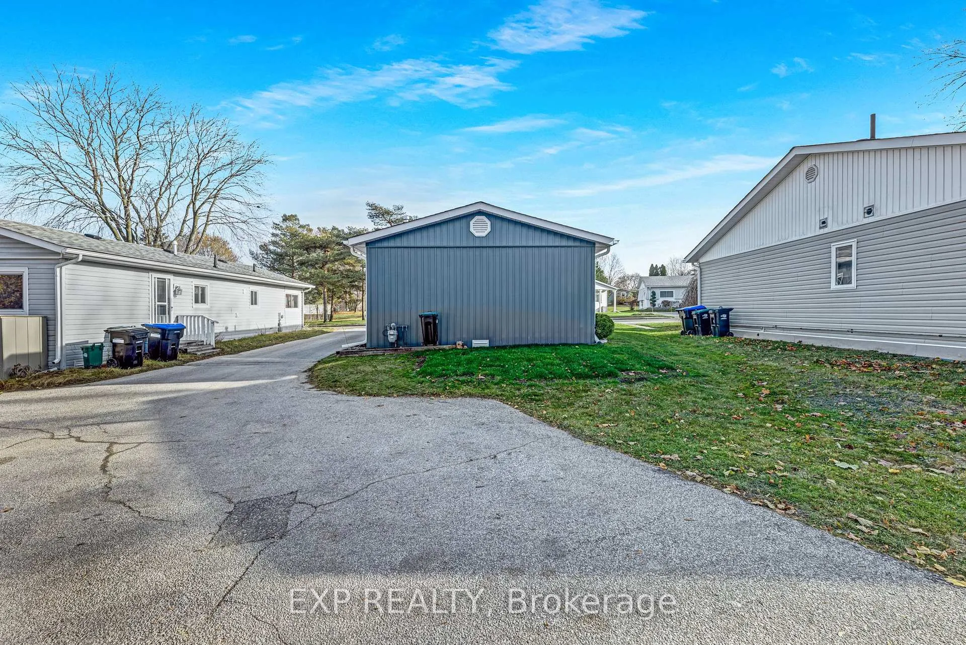 Photo 25 of 42 Flora Drive, Innisfil, Alcona — HOMEH