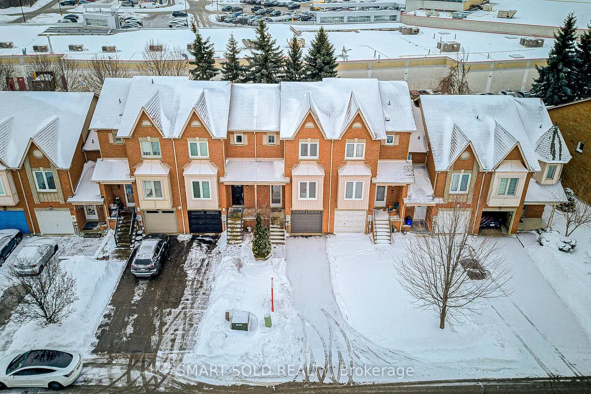 Photo 5 of 65 Kelso Crescent, Vaughan, Maple — HOMEH