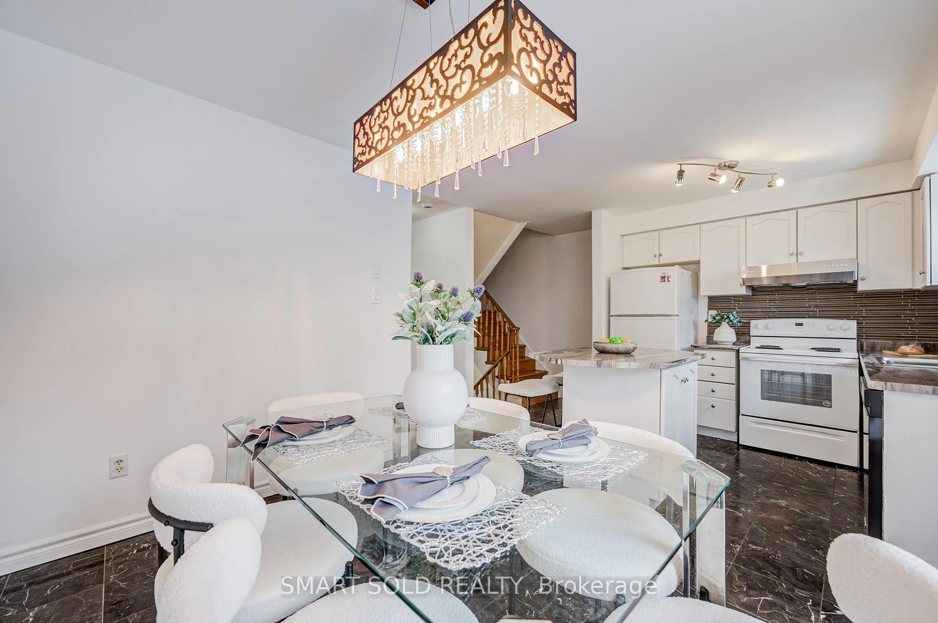 Photo 15 of 65 Kelso Crescent, Vaughan, Maple — HOMEH