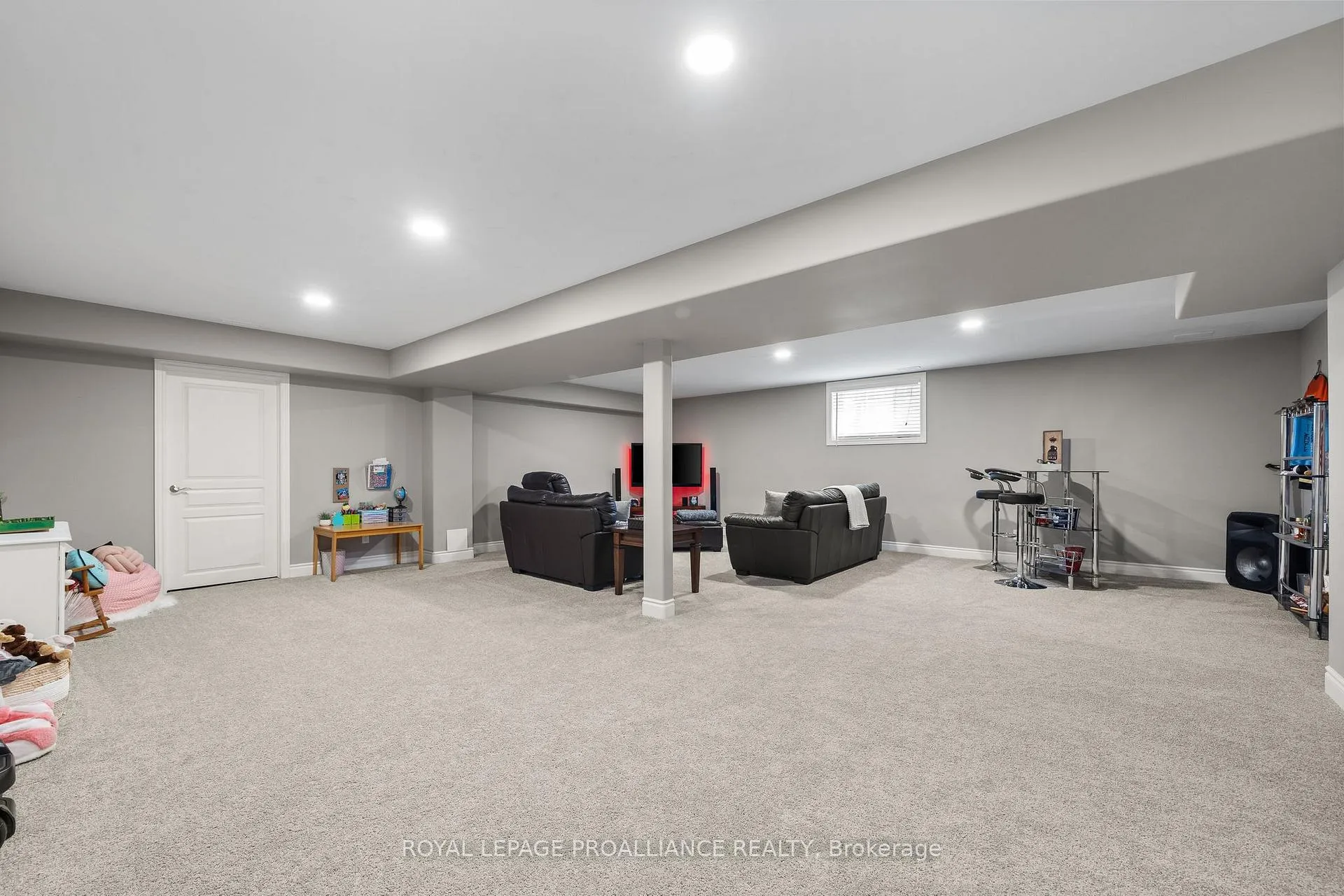Photo 31 of 6 Kempton Avenue, Belleville, Thurlow Ward — HOMEH