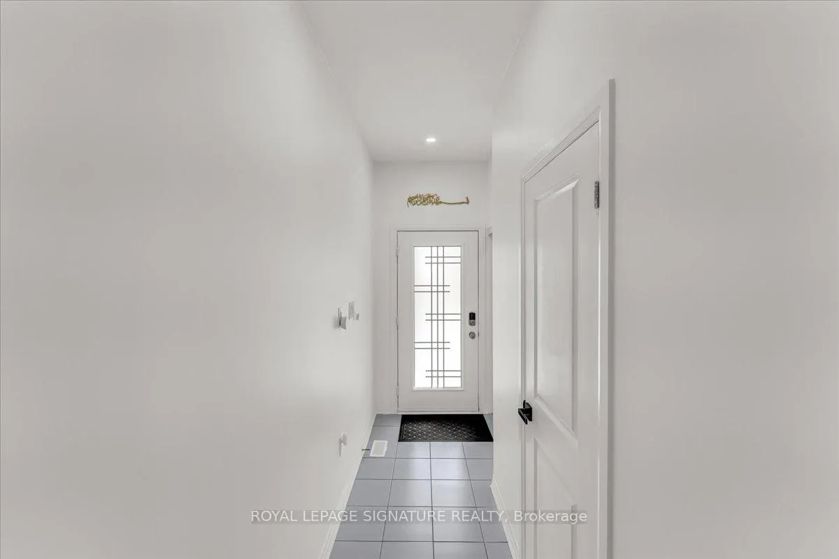 Photo 6 of 145 Sailors Landing, Clarington, Bowmanville — HOMEH