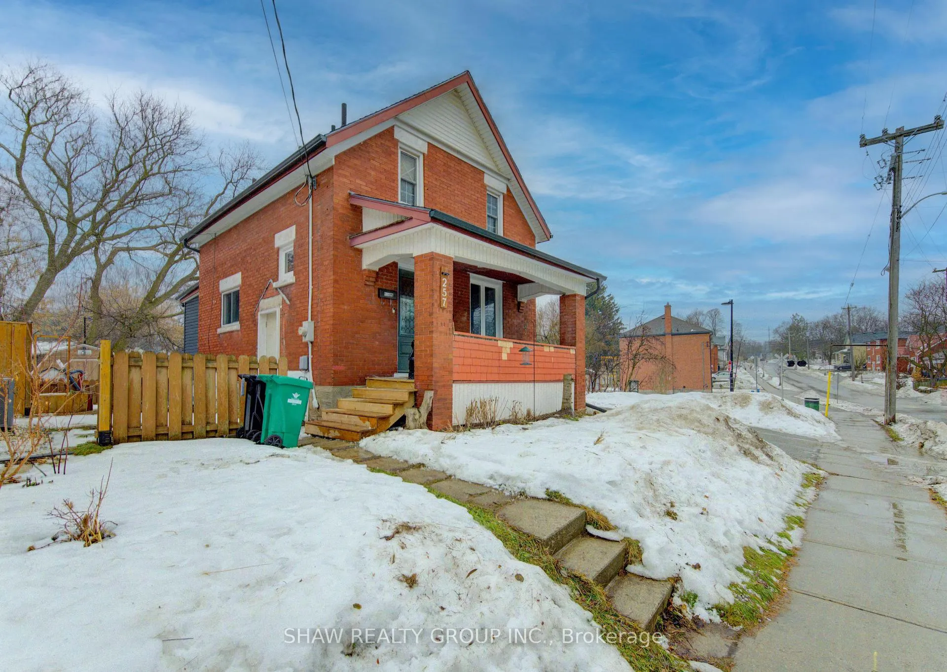 Photo 3 of 257 Guelph Street, Kitchener, Fairfield — HOMEH