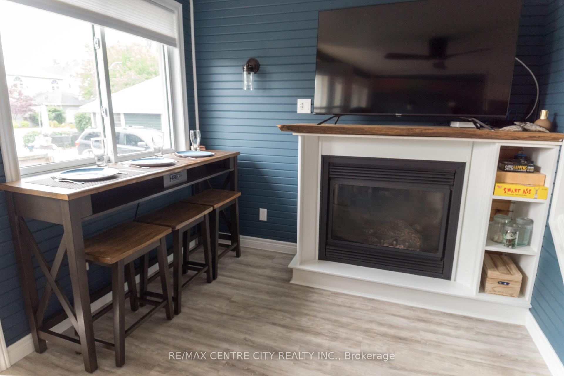 Photo 3 of 417A Edith Cavell Boulevard, Central Elgin, Rural Central Elgin — HOMEH