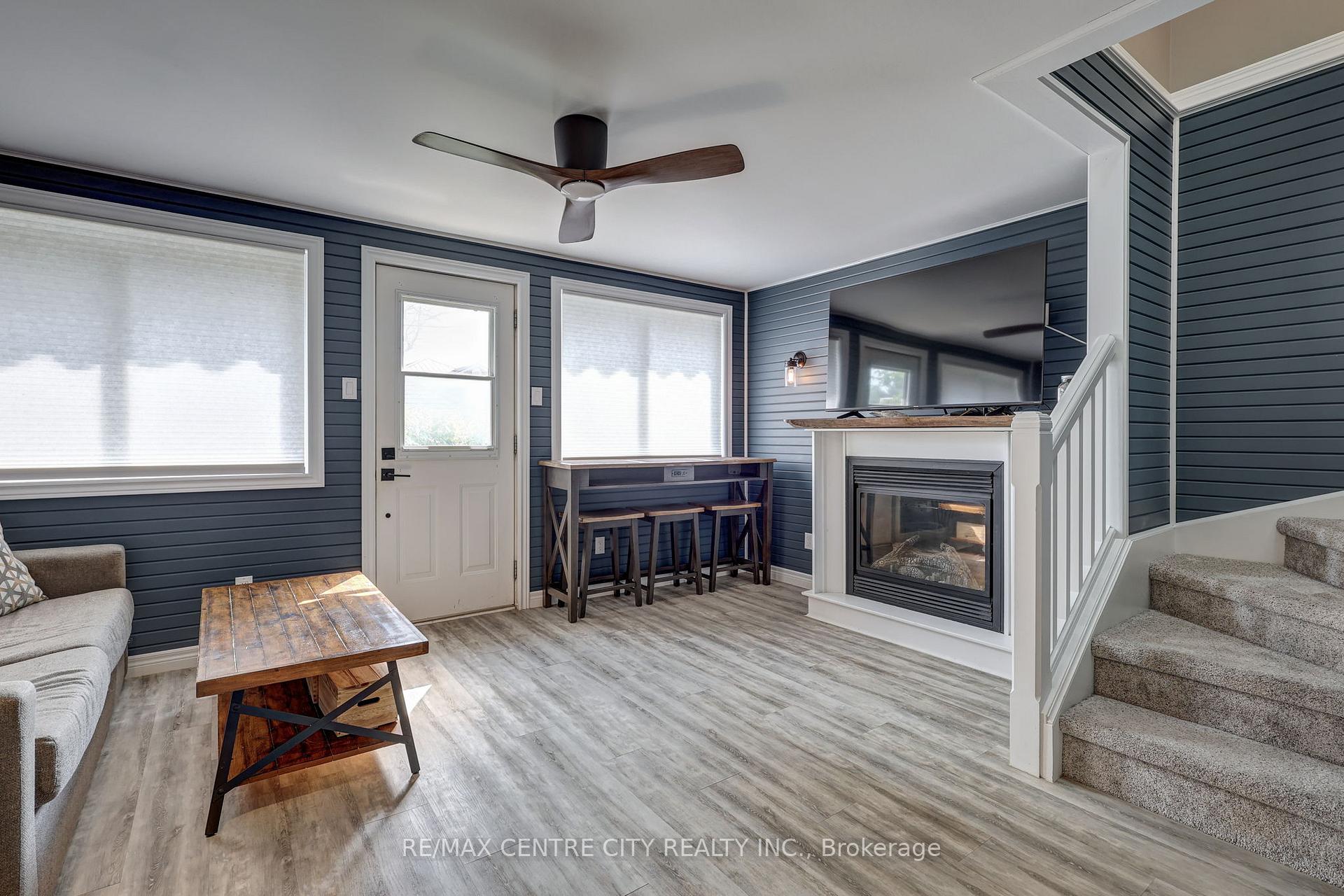 Photo 5 of 417A Edith Cavell Boulevard, Central Elgin, Rural Central Elgin — HOMEH