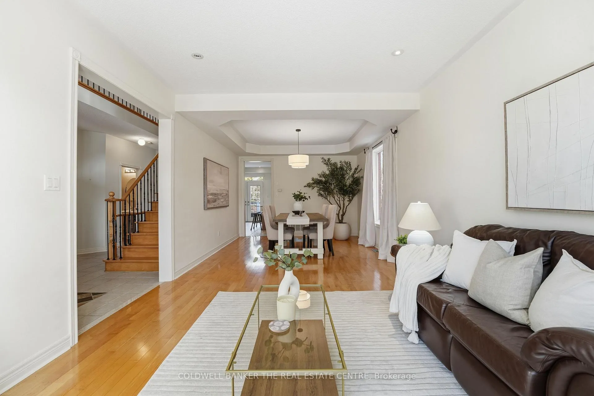 Photo 6 of 19 Deerhorn Crescent, Aurora, Aurora Highlands — HOMEH