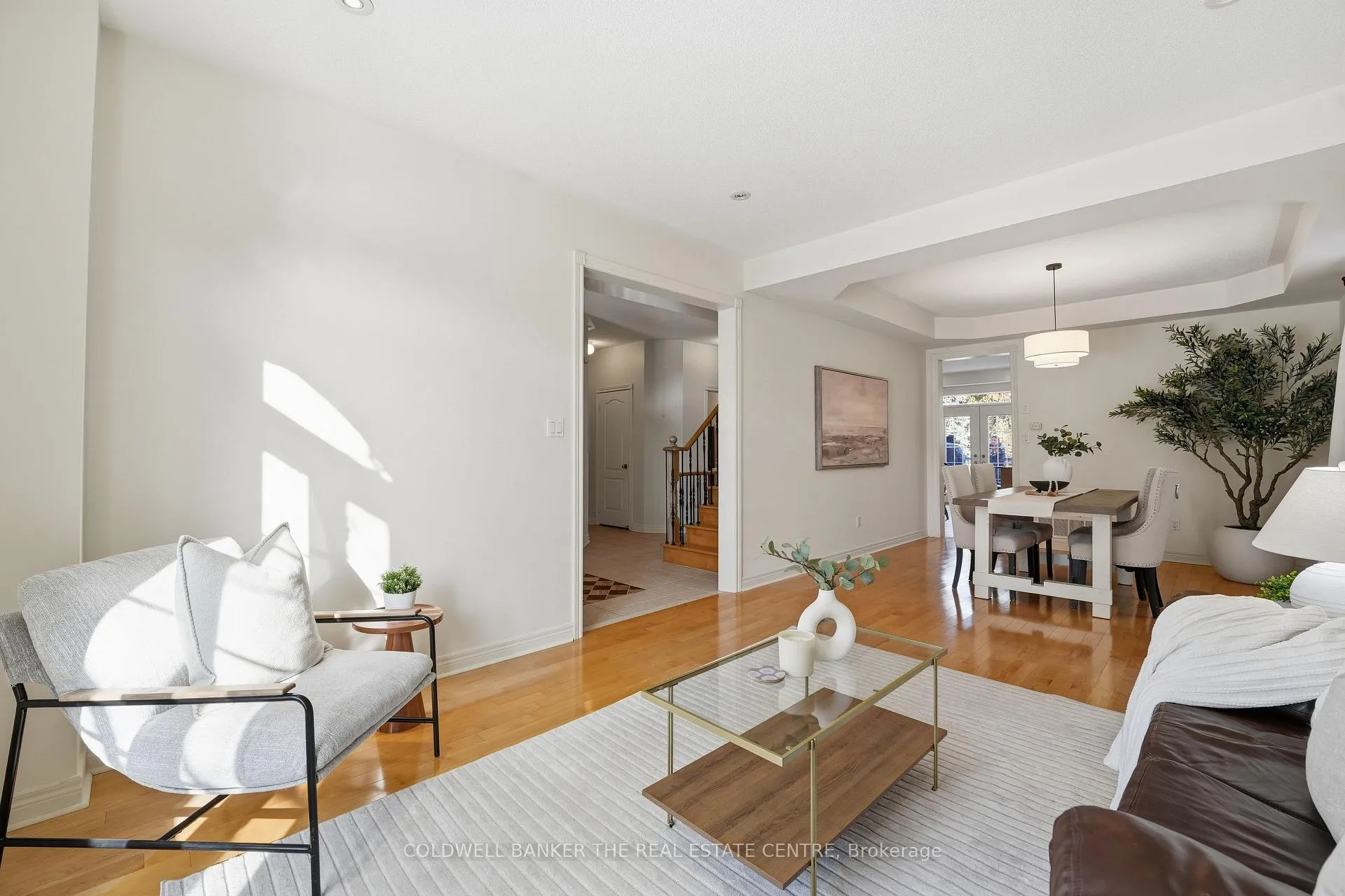 Photo 8 of 19 Deerhorn Crescent, Aurora, Aurora Highlands — HOMEH