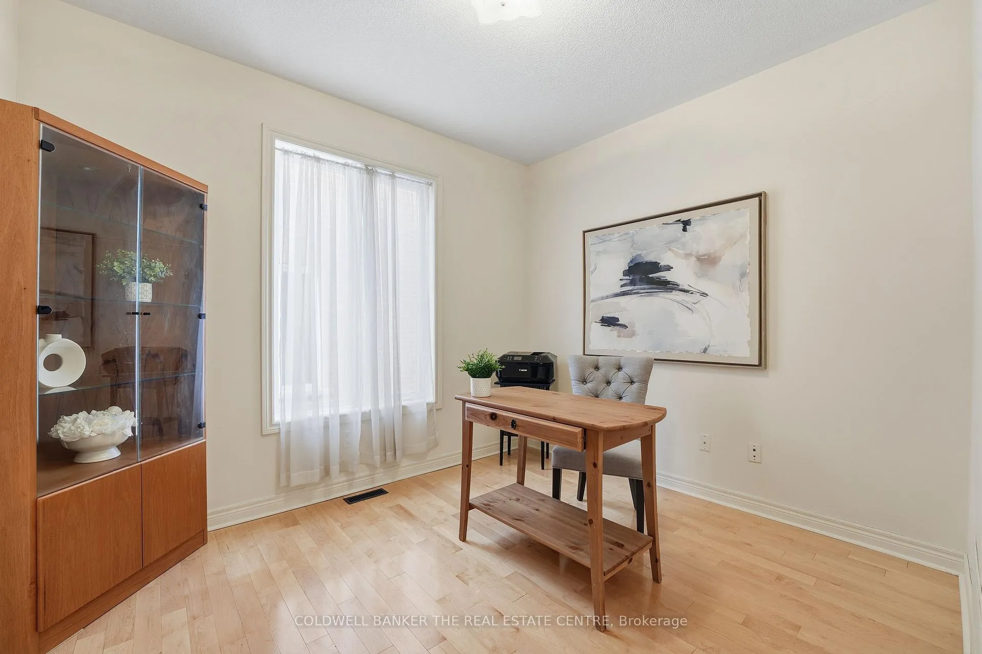 Photo 12 of 19 Deerhorn Crescent, Aurora, Aurora Highlands — HOMEH