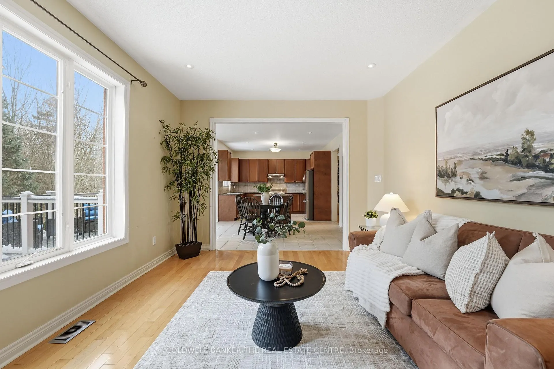 Photo 14 of 19 Deerhorn Crescent, Aurora, Aurora Highlands — HOMEH