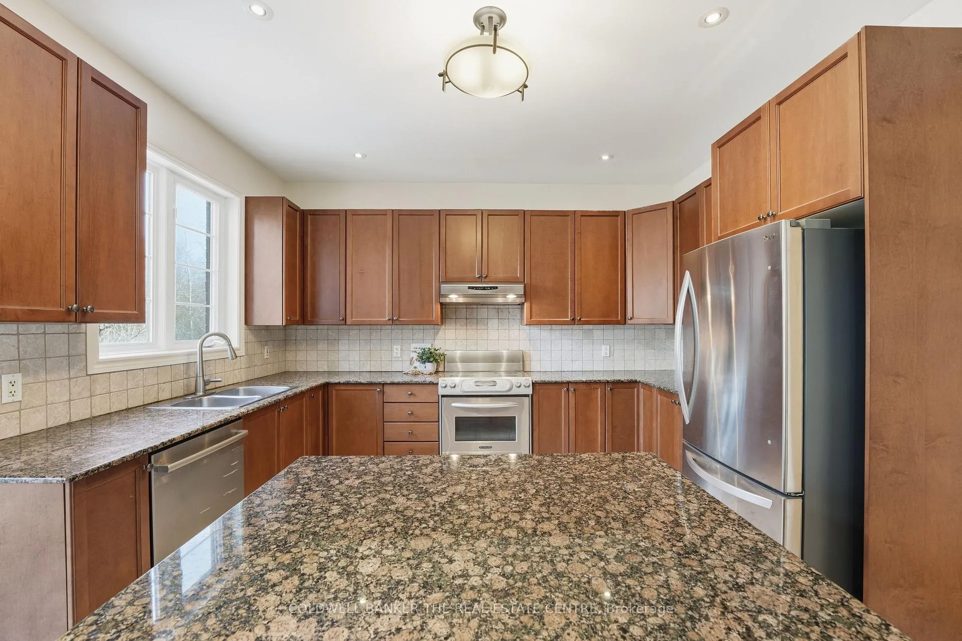 Photo 19 of 19 Deerhorn Crescent, Aurora, Aurora Highlands — HOMEH