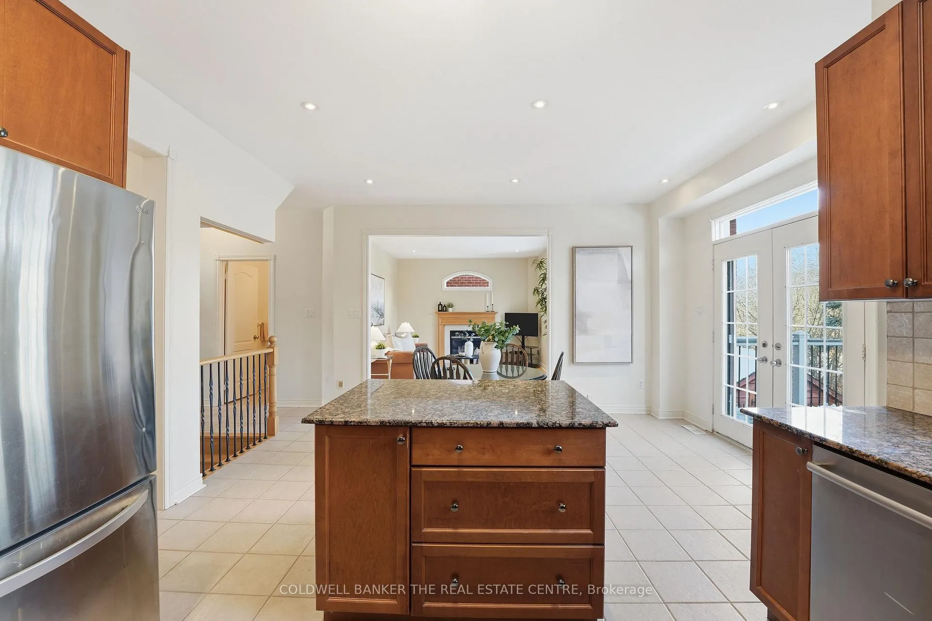 Photo 20 of 19 Deerhorn Crescent, Aurora, Aurora Highlands — HOMEH