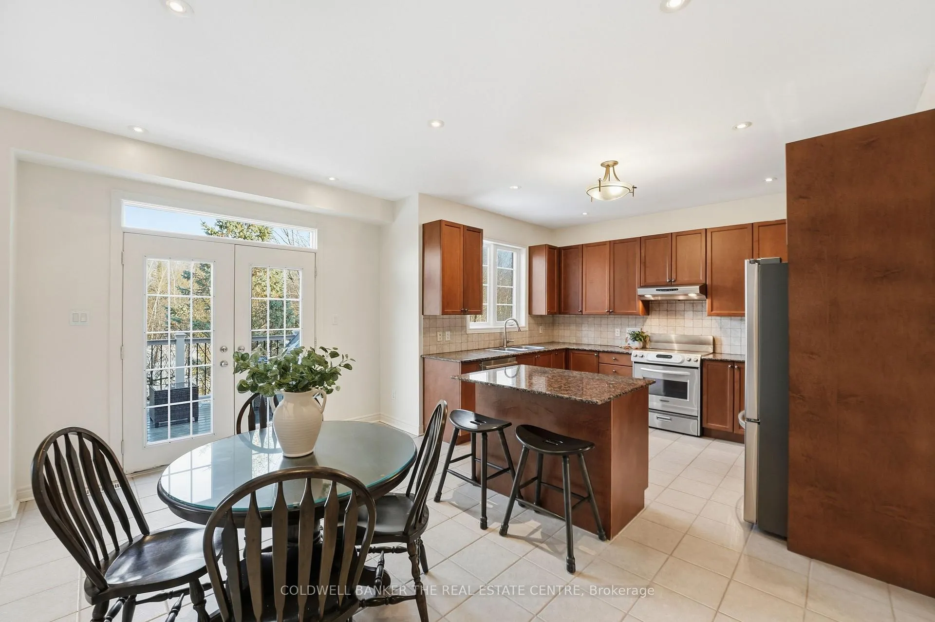 Photo 22 of 19 Deerhorn Crescent, Aurora, Aurora Highlands — HOMEH