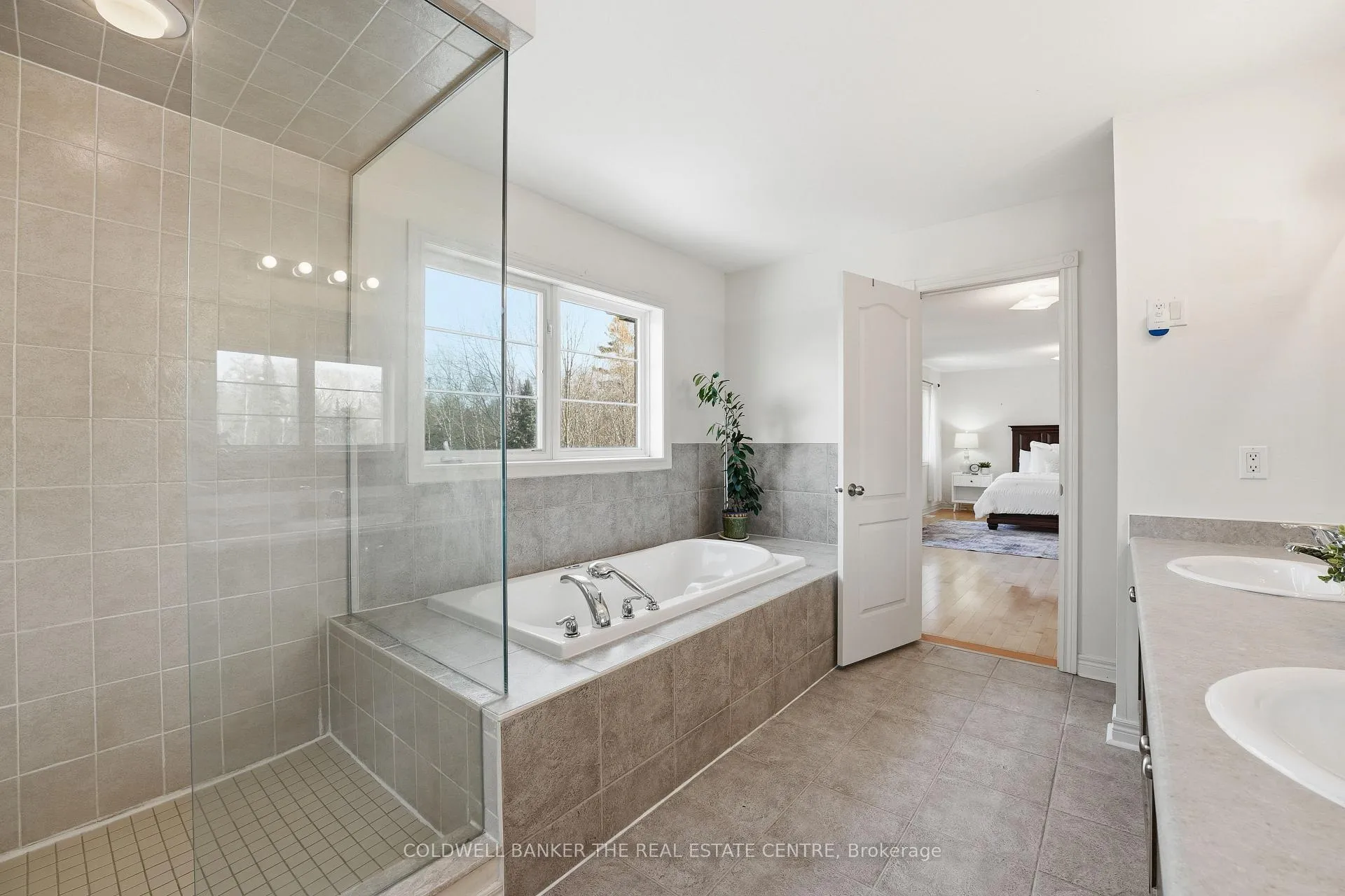 Photo 28 of 19 Deerhorn Crescent, Aurora, Aurora Highlands — HOMEH