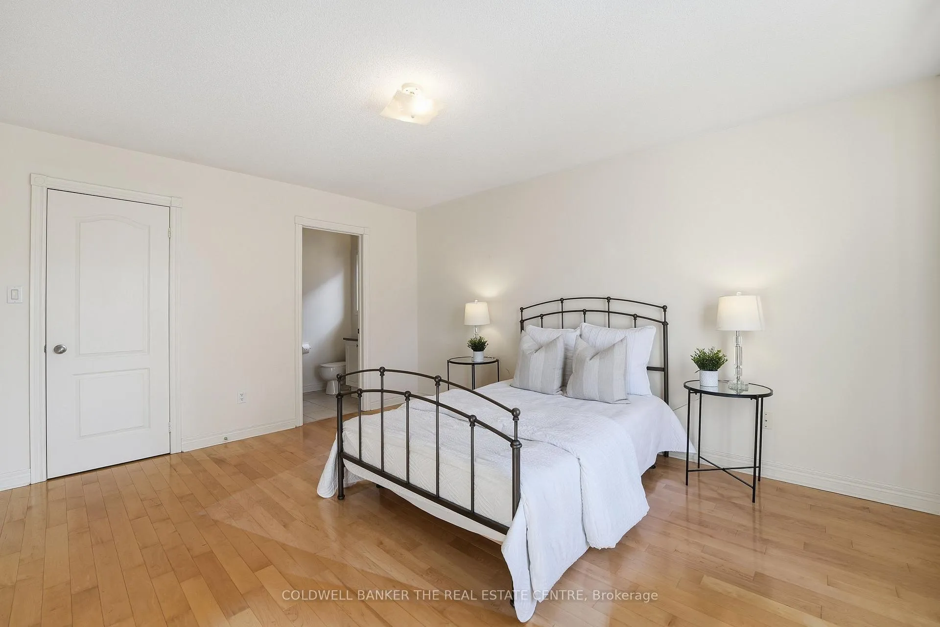 Photo 33 of 19 Deerhorn Crescent, Aurora, Aurora Highlands — HOMEH