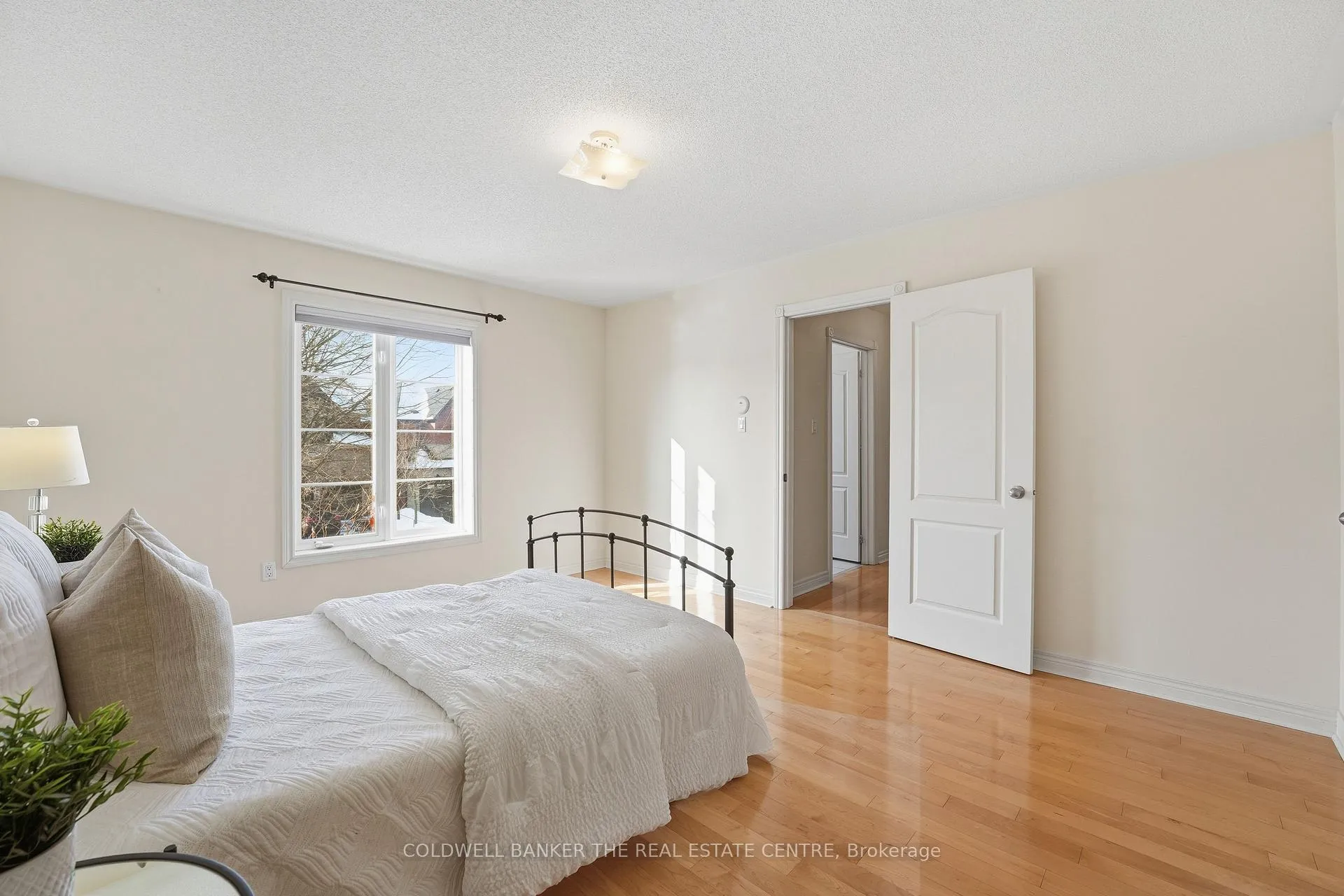 Photo 34 of 19 Deerhorn Crescent, Aurora, Aurora Highlands — HOMEH