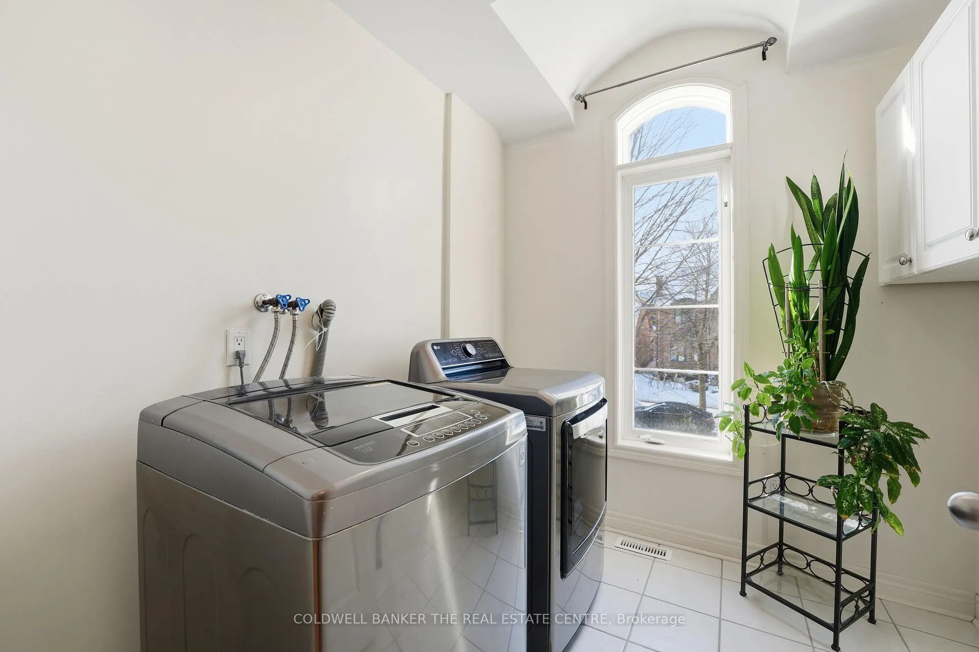 Photo 36 of 19 Deerhorn Crescent, Aurora, Aurora Highlands — HOMEH