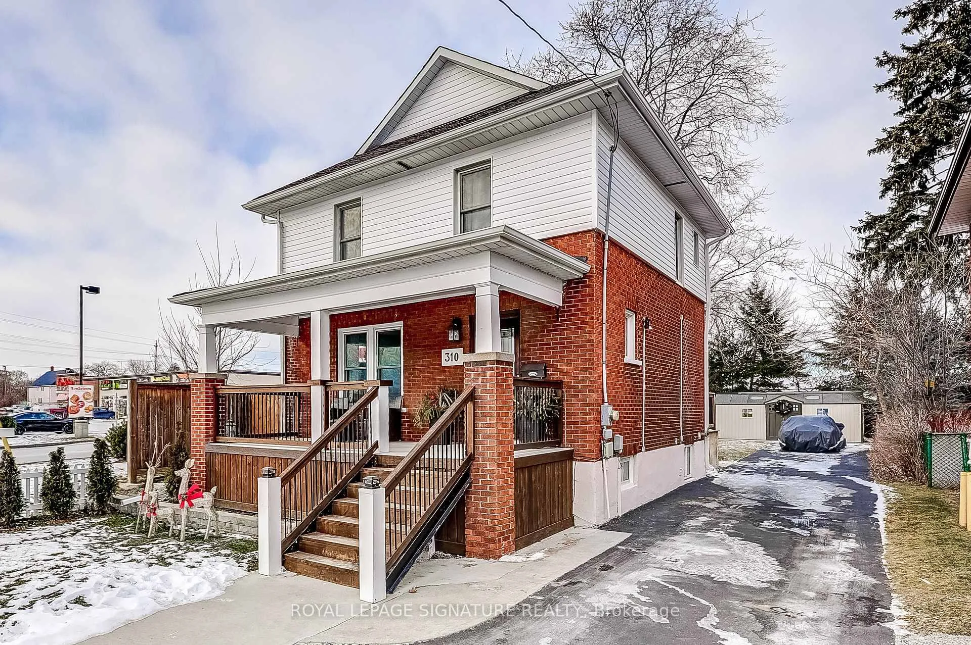 Front of 310 Adelaide Avenue E