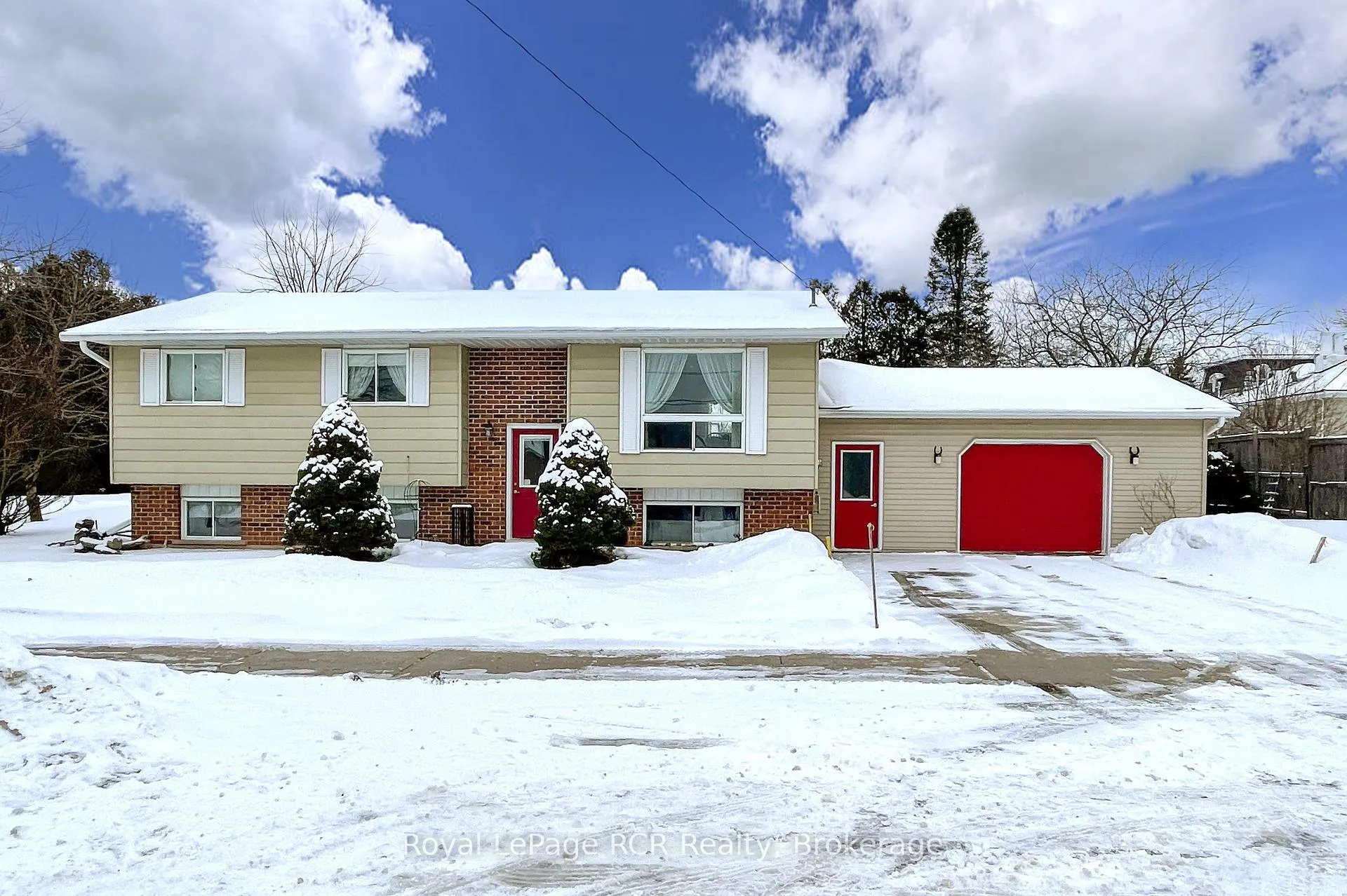 Front of 612 Garafraxa Street N