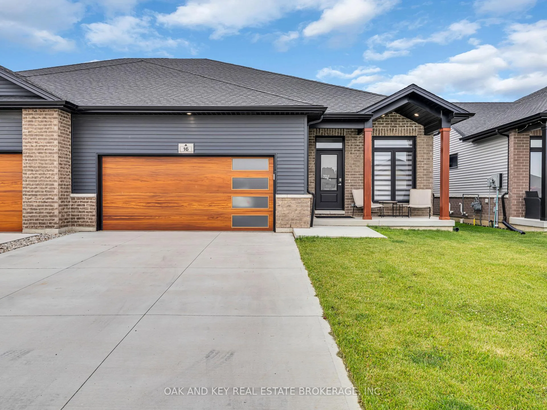 Photo 1 of 16 Duskridge Road, Chatham-Kent, Chatham — HOMEH
