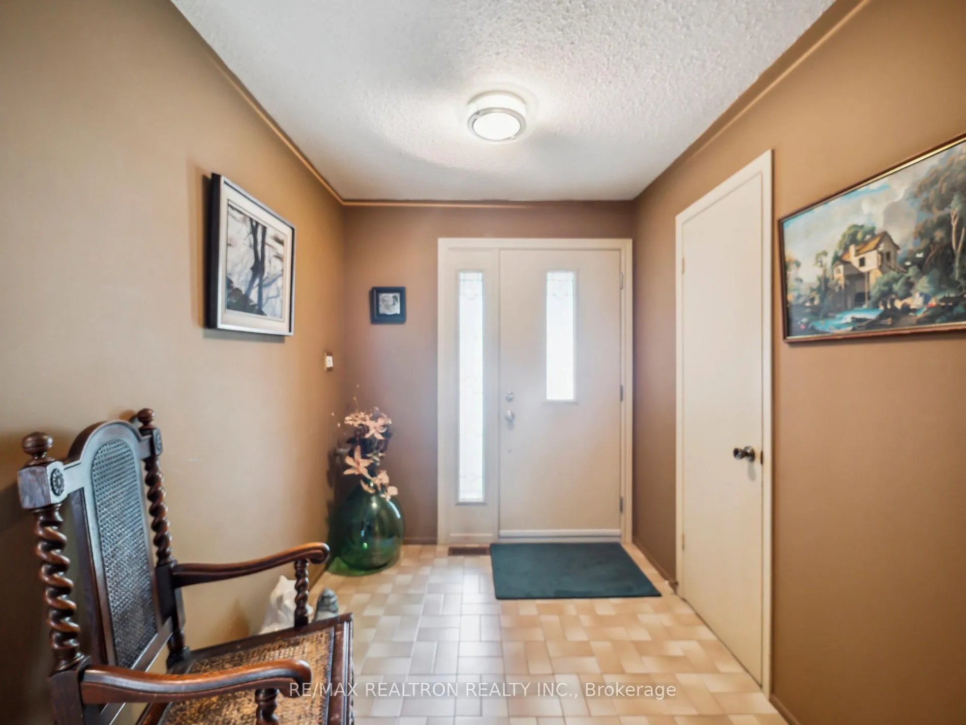 Photo 4 of 24 Fraser Street, Markham, Aileen-Willowbrook — HOMEH