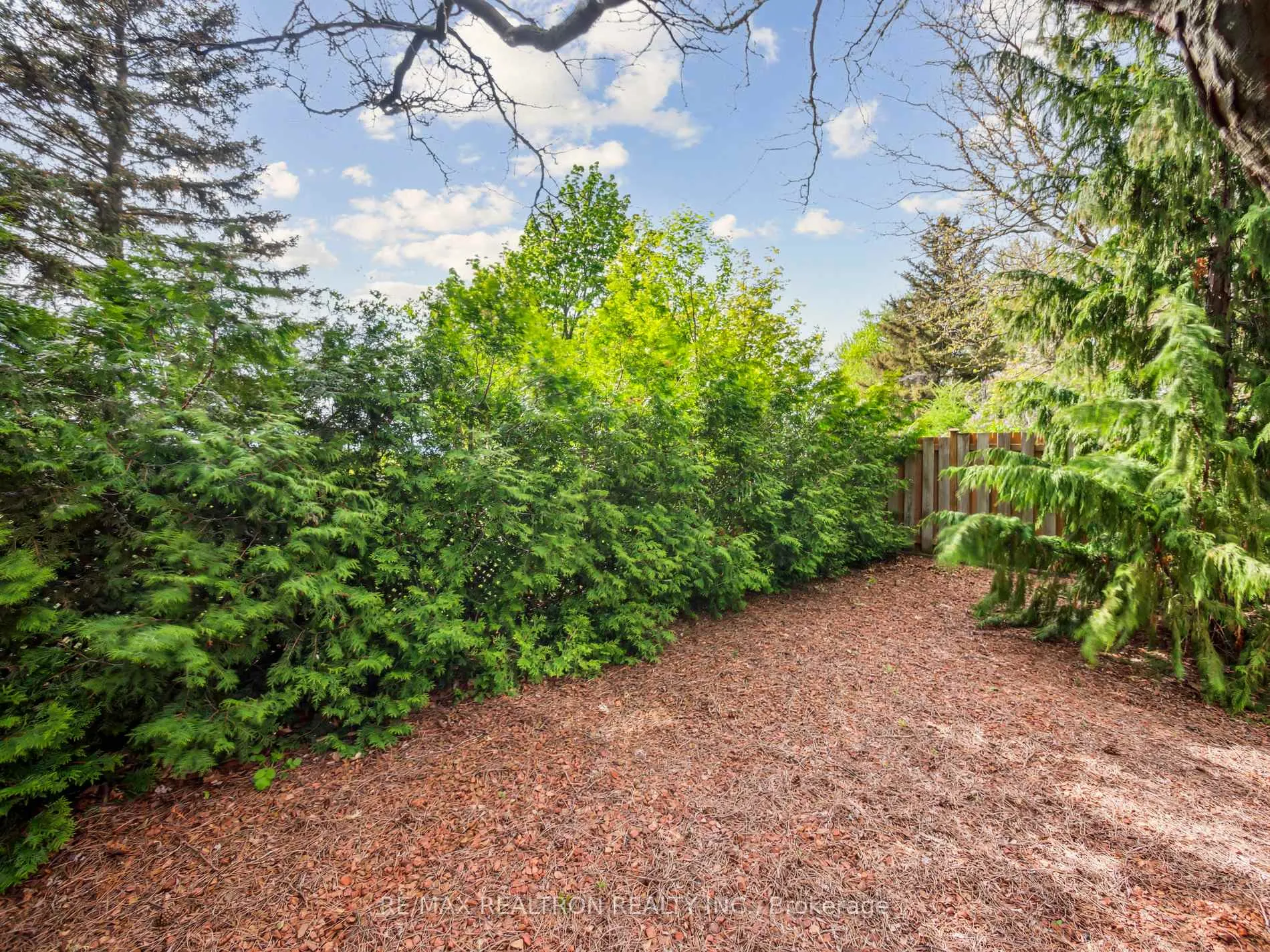 Photo 31 of 24 Fraser Street, Markham, Aileen-Willowbrook — HOMEH