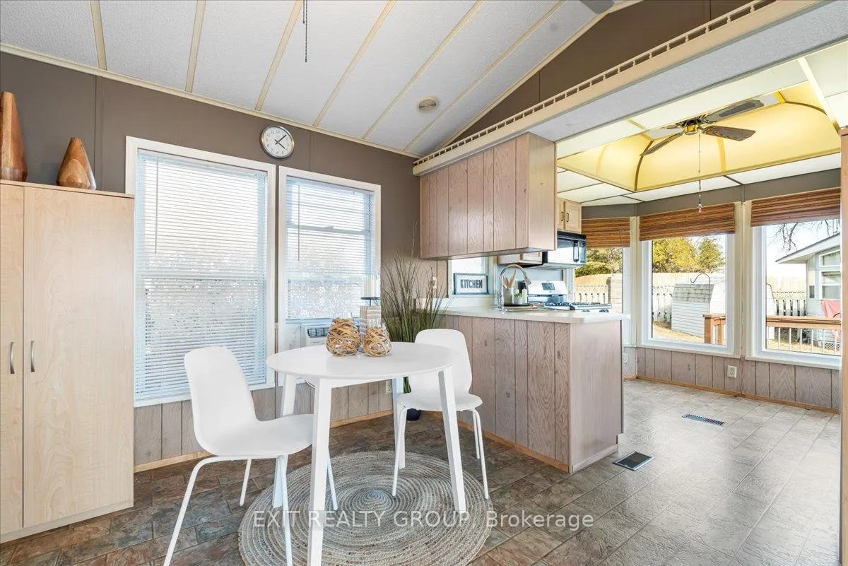 Photo 5 of Unit 9, 116 Cedardale Road, Brighton, Rural Brighton — HOMEH