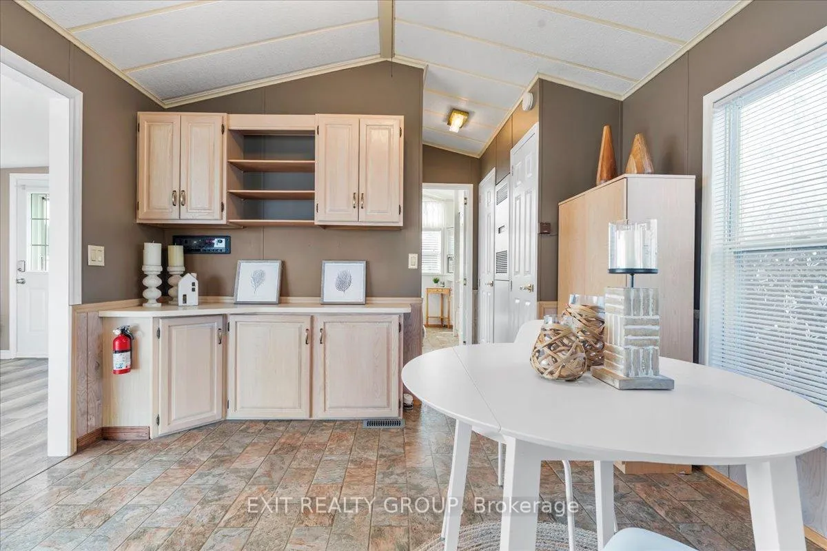 Photo 6 of Unit 9, 116 Cedardale Road, Brighton, Rural Brighton — HOMEH