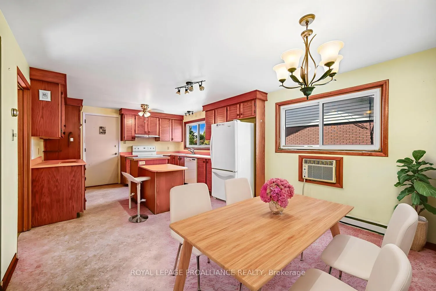 Photo 13 of 14 Davison Avenue, Brockville — HOMEH