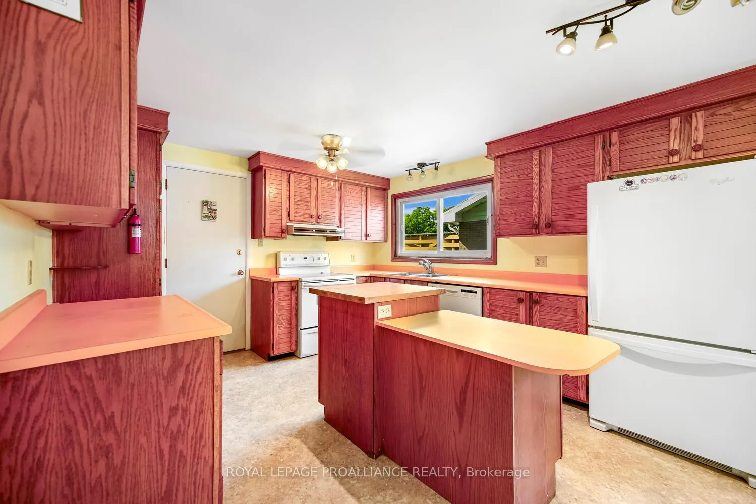 Photo 14 of 14 Davison Avenue, Brockville — HOMEH