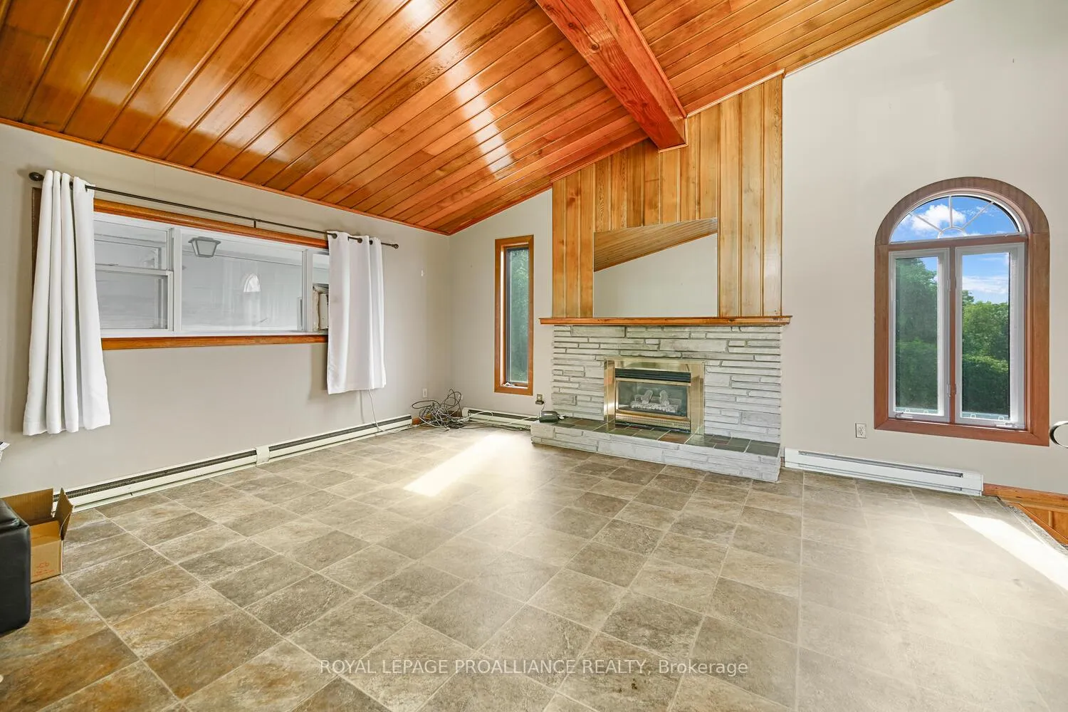 Photo 20 of 14 Davison Avenue, Brockville — HOMEH