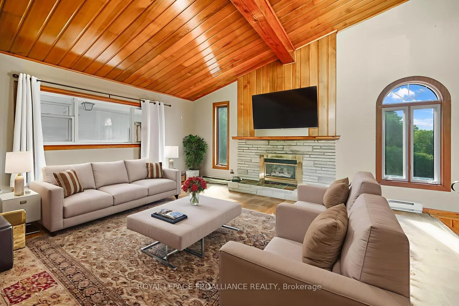 Photo 21 of 14 Davison Avenue, Brockville — HOMEH