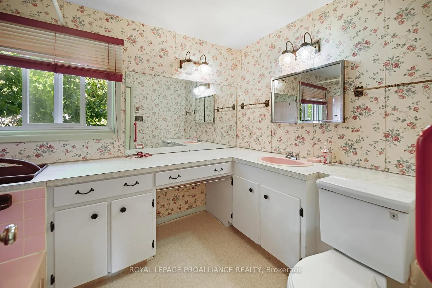 Photo 24 of 14 Davison Avenue, Brockville — HOMEH