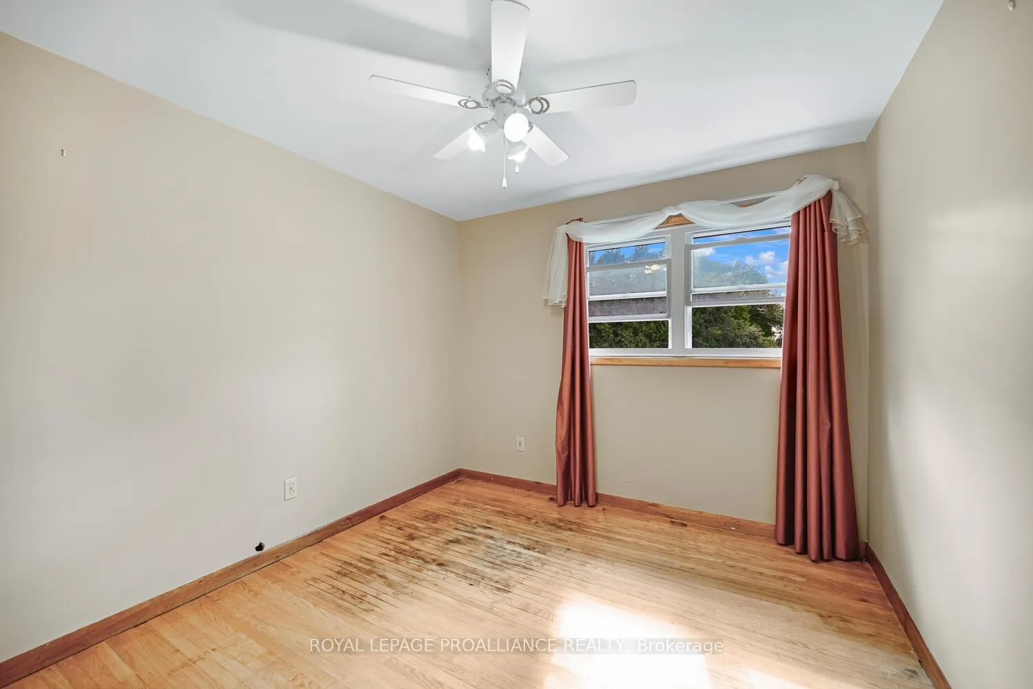 Photo 26 of 14 Davison Avenue, Brockville — HOMEH