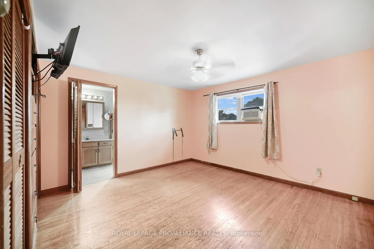 Photo 27 of 14 Davison Avenue, Brockville — HOMEH