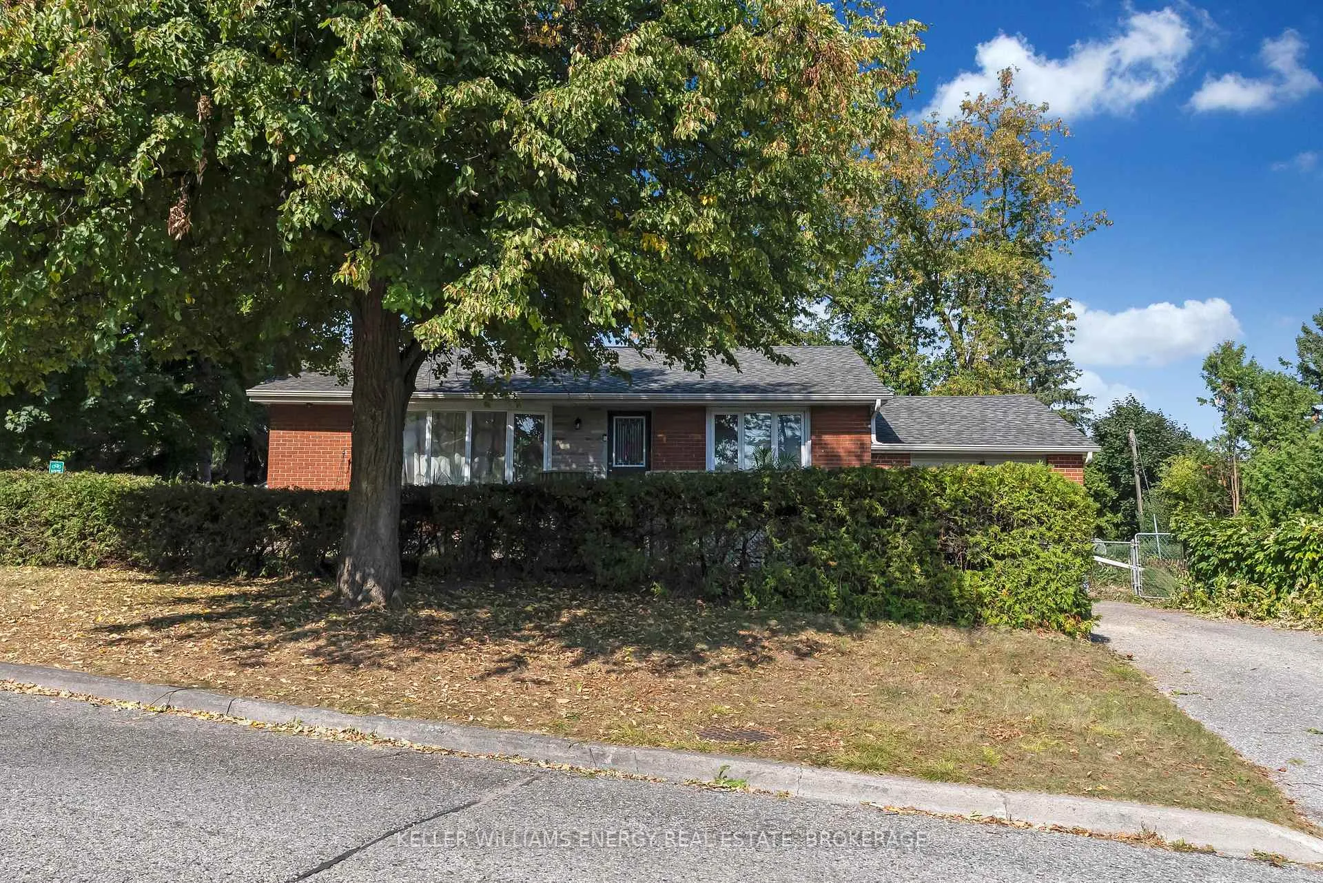 Photo 2 of 33 Beatty Road, Ajax, Central — HOMEH