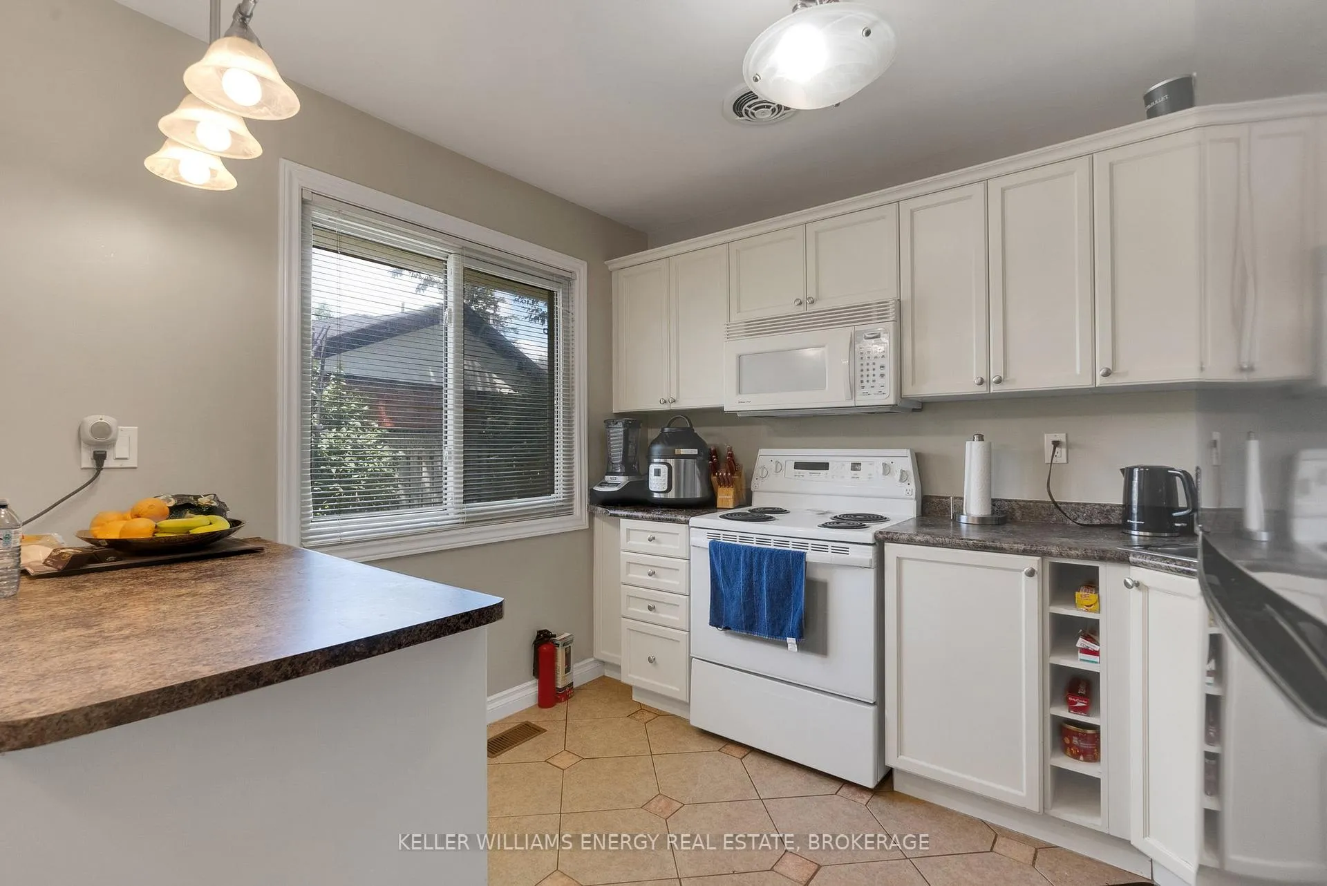 Photo 12 of 33 Beatty Road, Ajax, Central — HOMEH