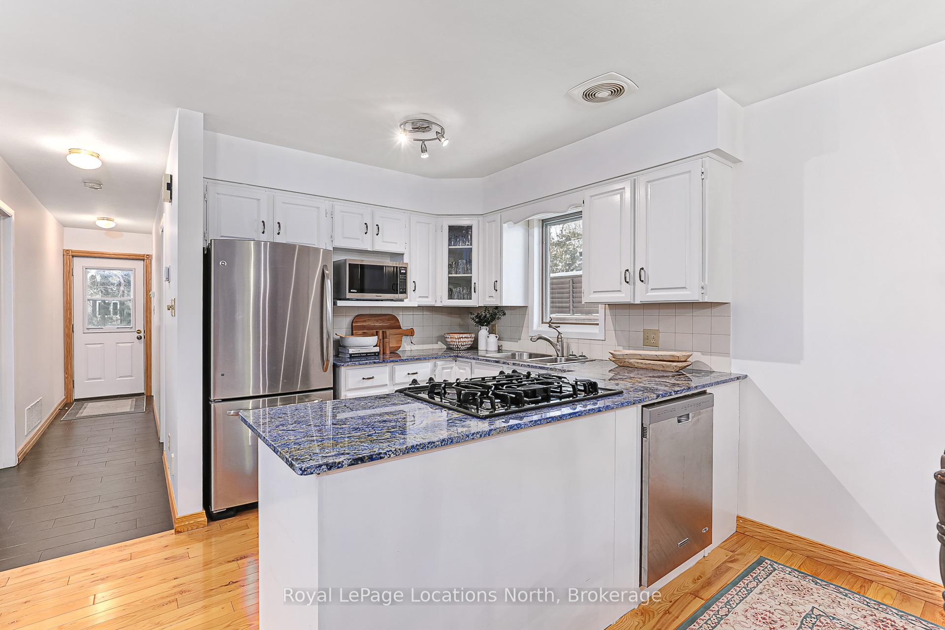 Photo 12 of 10 Hickory Street, Collingwood — HOMEH