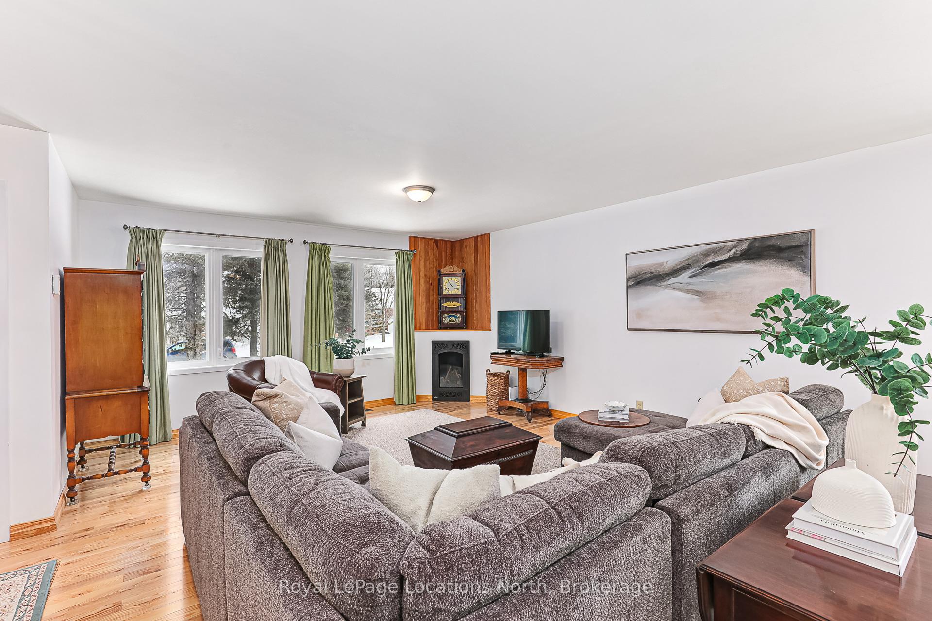 Photo 15 of 10 Hickory Street, Collingwood — HOMEH