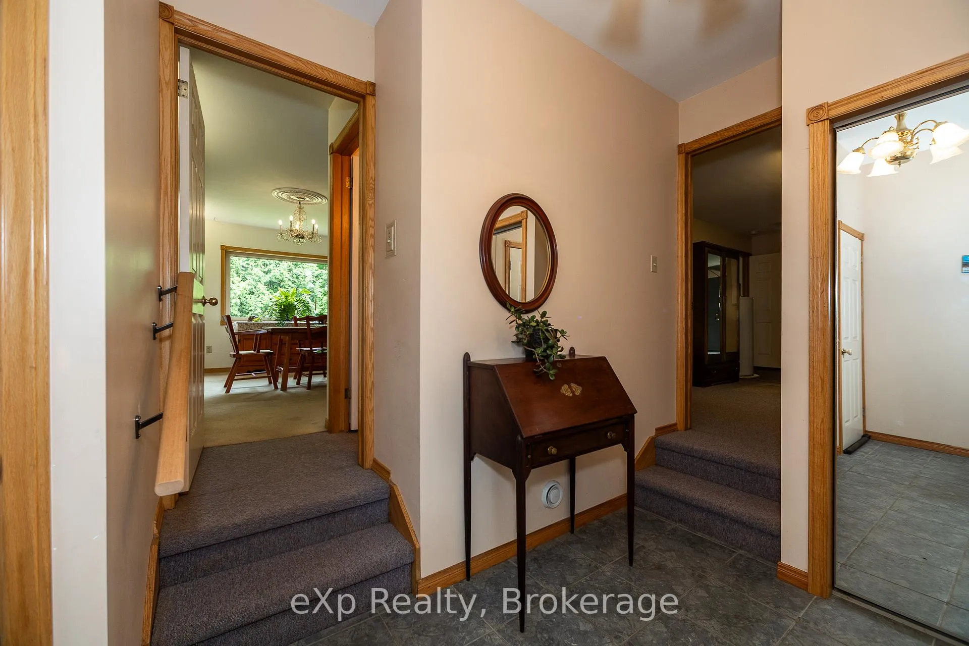 Photo 4 of 64 Garafraxa Street, Chatsworth — HOMEH