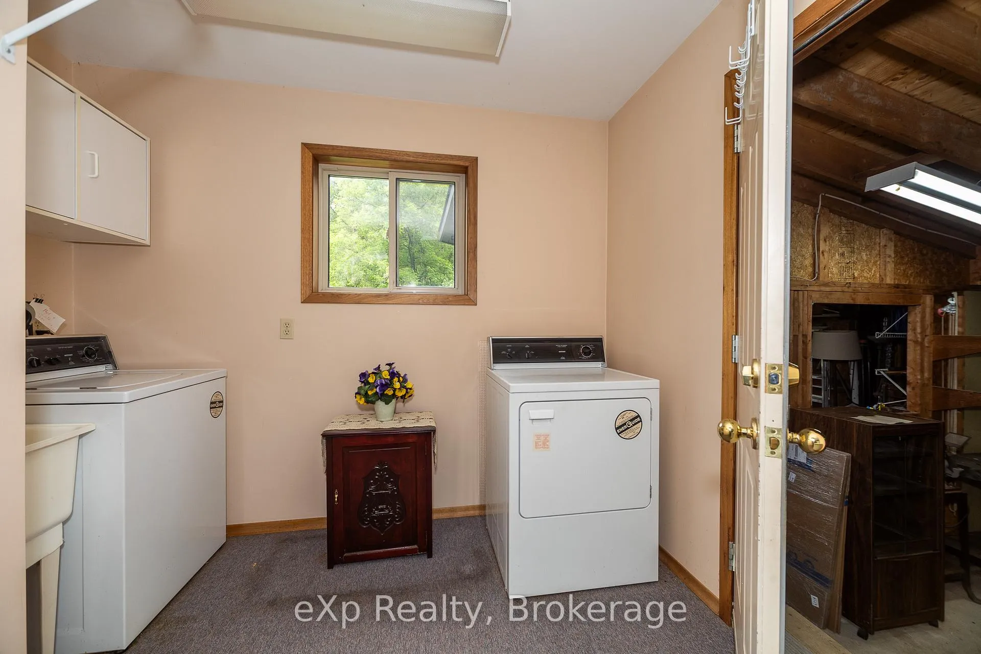 Photo 17 of 64 Garafraxa Street, Chatsworth — HOMEH