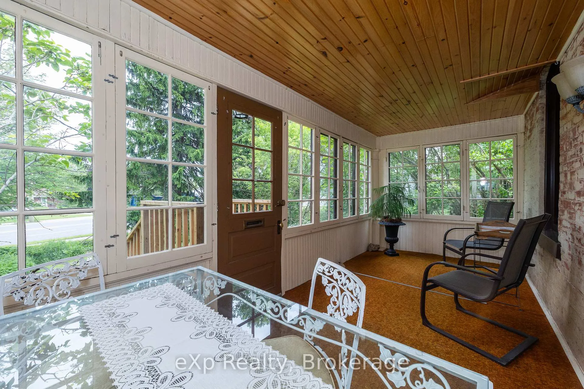 Photo 19 of 64 Garafraxa Street, Chatsworth — HOMEH