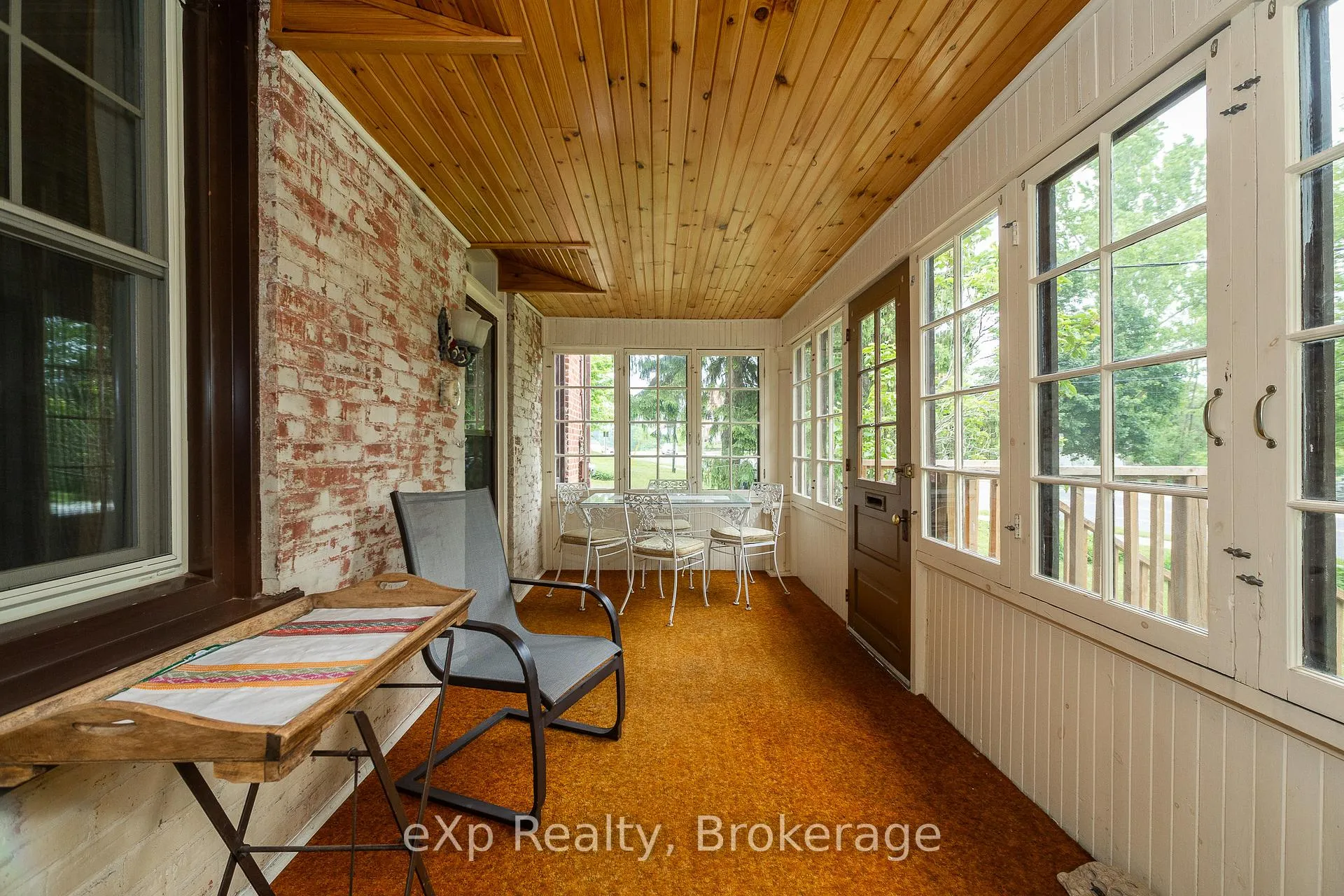 Photo 20 of 64 Garafraxa Street, Chatsworth — HOMEH