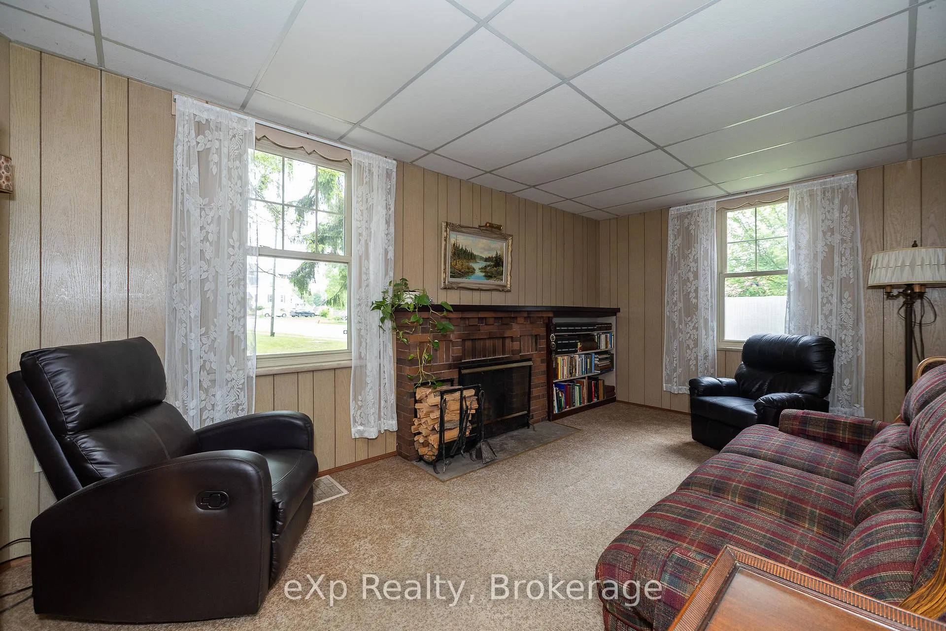 Photo 24 of 64 Garafraxa Street, Chatsworth — HOMEH
