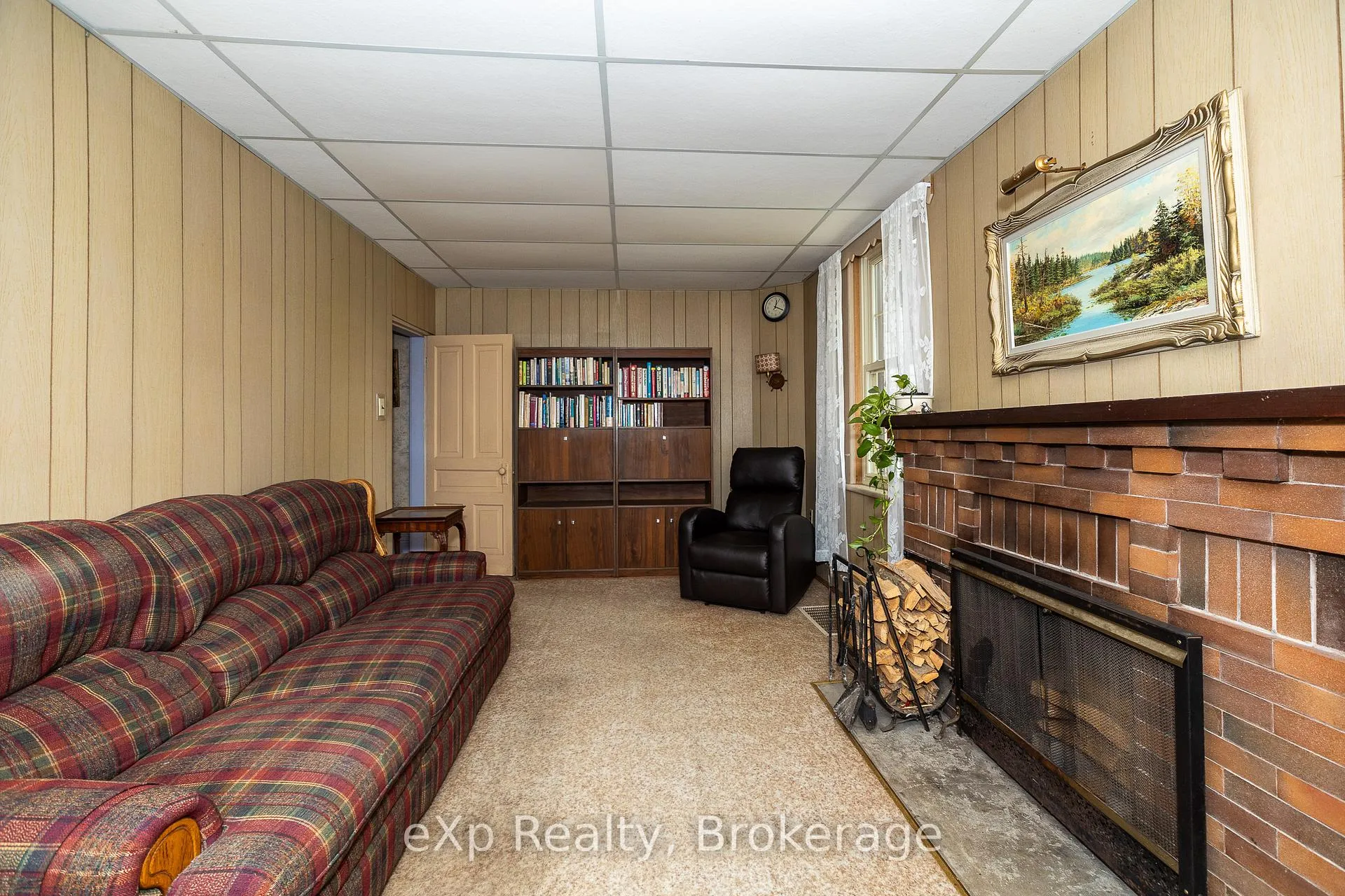 Photo 25 of 64 Garafraxa Street, Chatsworth — HOMEH